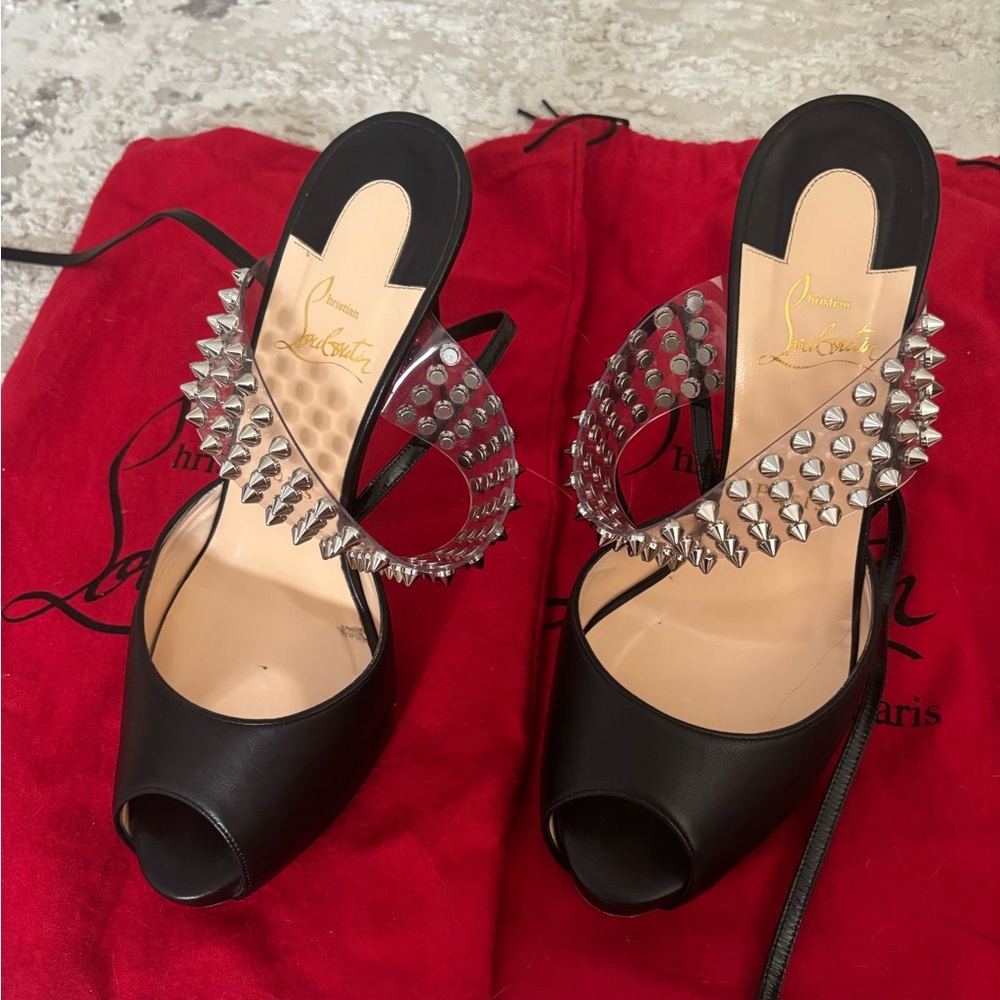 Christian Louboutin Levita Girl